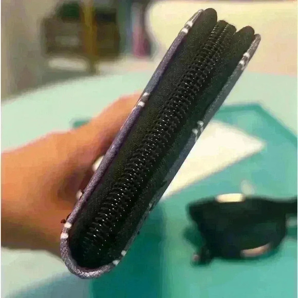 🦩 NWOT- Flamingo Zipper Long Wallet with cat eye black fashion shades - Picture 4 of 4